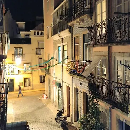 Mansarda No Coracao Do Bairro Alto Lisboa